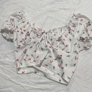 SHEIN White Floral Crop Top